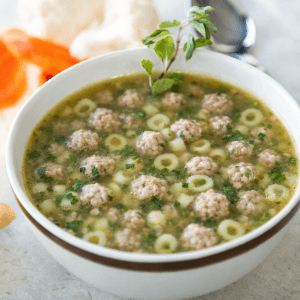 Bol de soupe noces à l’italienne avec petites boulettes et pâtes – Morini Pasta